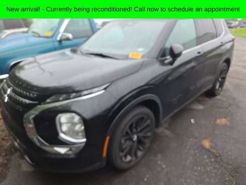 Used 2023 Mitsubishi Outlander SE Black Edition AWD/4WD image 1