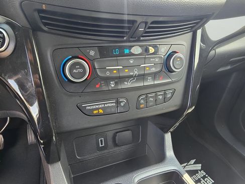 Used 2019 Ford Escape Titanium AWD/4WD image 12