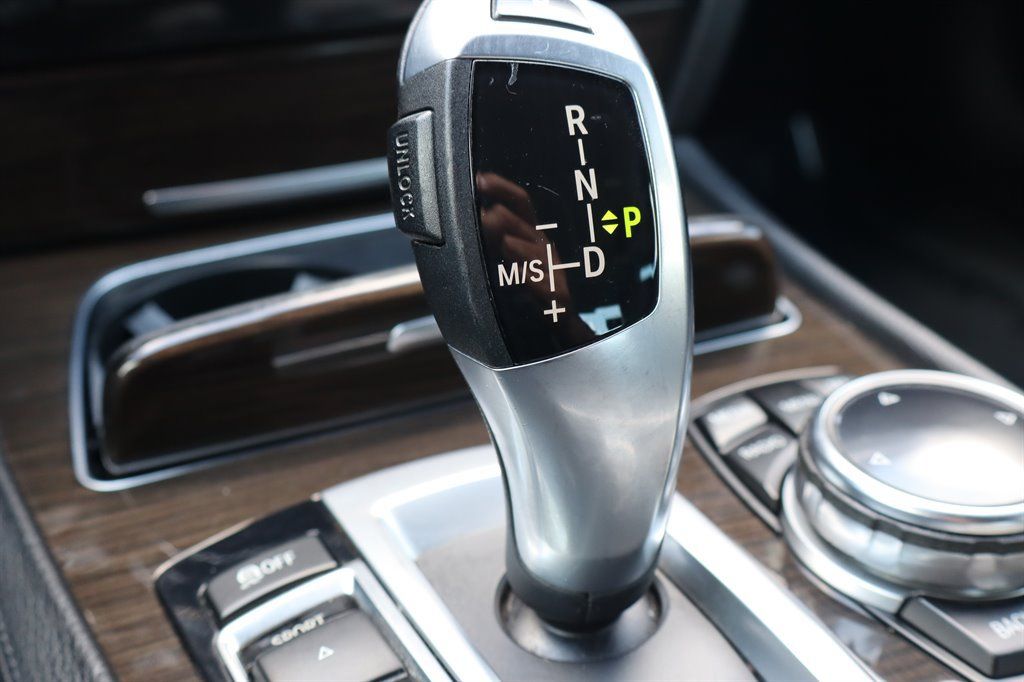 Used 2015 BMW 740Ld xDrive AWD/4WD image 32