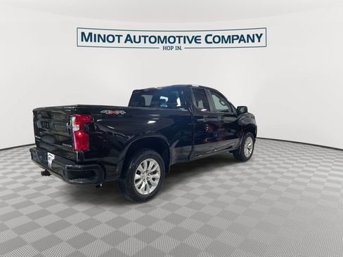 Used 2023 Chevrolet Silverado 1500 Custom AWD/4WD image 9
