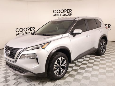 Used 2023 Nissan Rogue SV AWD/4WD image 9