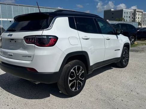 Used 2022 Jeep Compass Limited AWD/4WD image 7