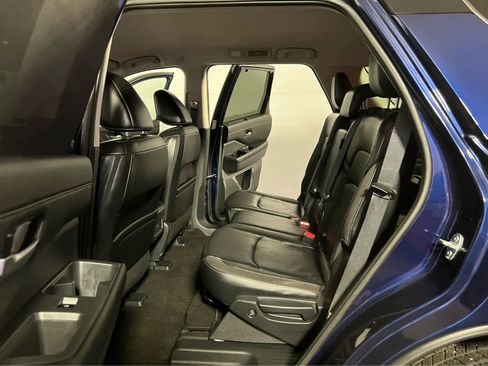 Certified 2023 Nissan Pathfinder SL w/ Black Appearance Package AWD/4WD image 23