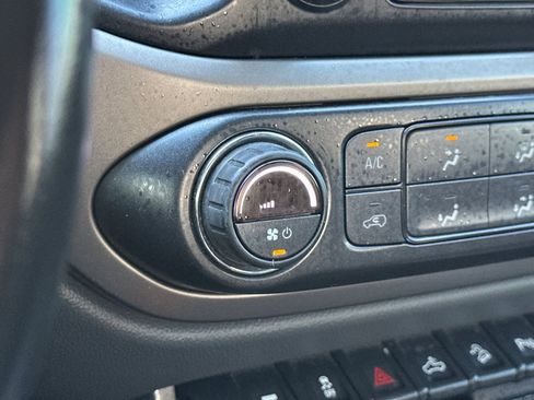 Used 2019 Chevrolet Colorado Z71 AWD/4WD image 28