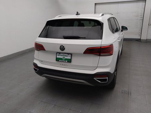 Used 2024 Volkswagen Taos SE FWD image 7