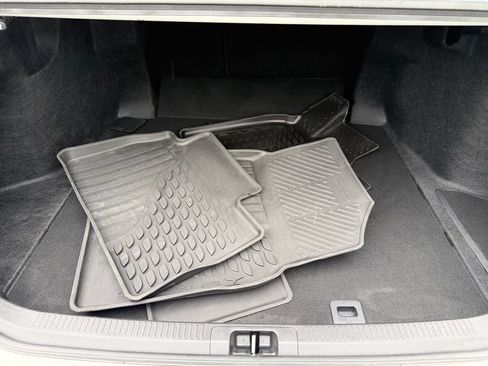 Used 2025 Toyota Camry SE image 7