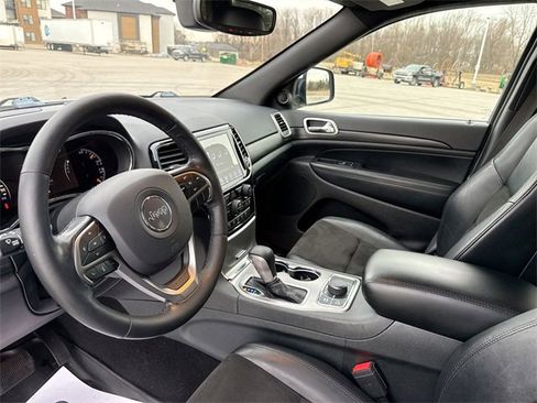 Used 2020 Jeep Grand Cherokee Altitude image 21