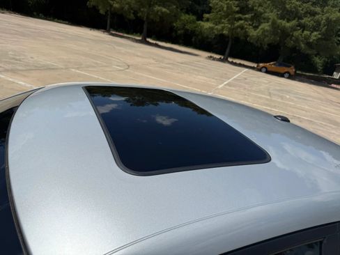 Used 2021 Dodge Charger SXT w/ Leather Interior Group RWD image 12
