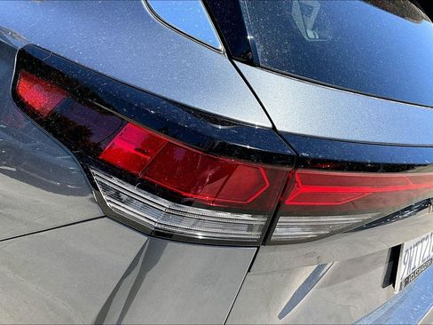Certified 2026 Volkswagen Tiguan SE AWD/4WD image 29