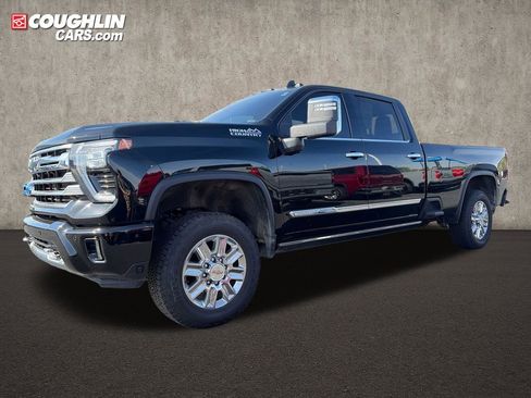 Used 2025 Chevrolet Silverado 2500 High Country w/ High Country Premium Package AWD/4WD image 2