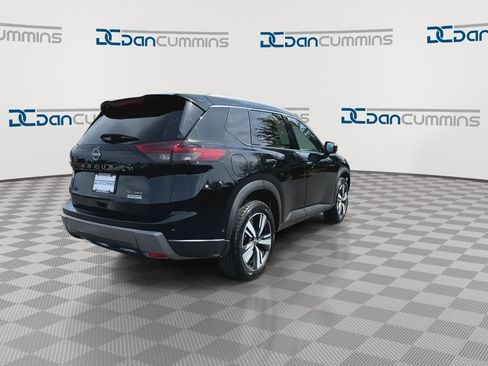 Used 2024 Nissan Rogue SL AWD/4WD image 8