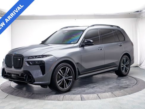 Used 2025 BMW X7 M60i w/ Executive Package image 7
