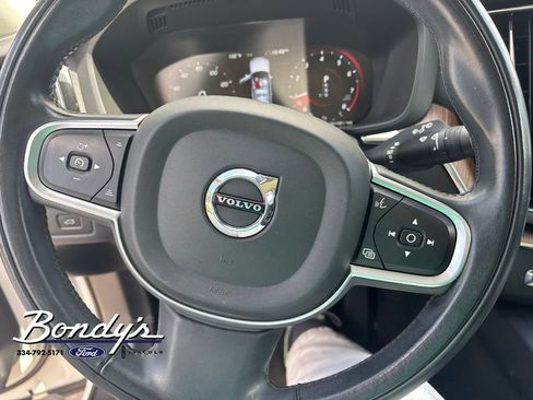 Used 2021 Volvo XC60 T6 Momentum w/ Premium Package AWD/4WD image 7
