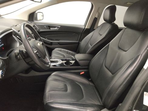 Used 2018 Ford Edge Titanium image 17