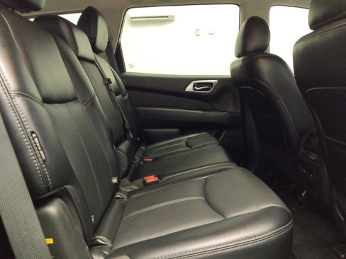 Used 2020 Nissan Pathfinder SL AWD/4WD image 19