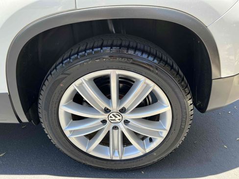 Used 2015 Volkswagen Tiguan SEL FWD image 77
