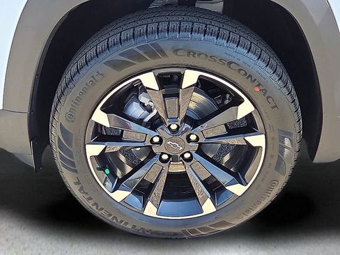 New 2026 Chevrolet Equinox RS w/ Convenience Package III FWD image 9