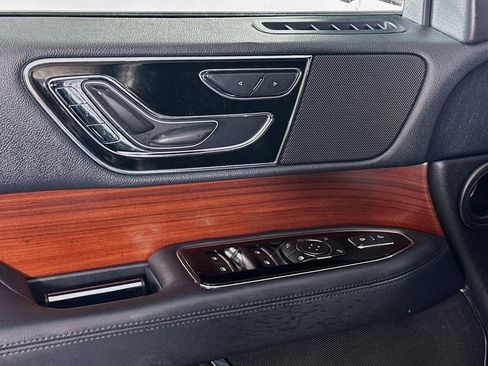 Used 2022 Lincoln Navigator L 4WD image 25