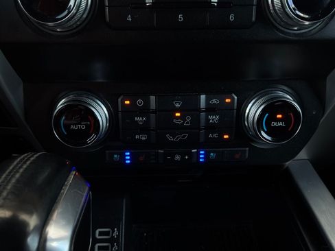 Used 2019 Ford F150 Platinum w/ Equipment Group 701A Luxury AWD/4WD image 47
