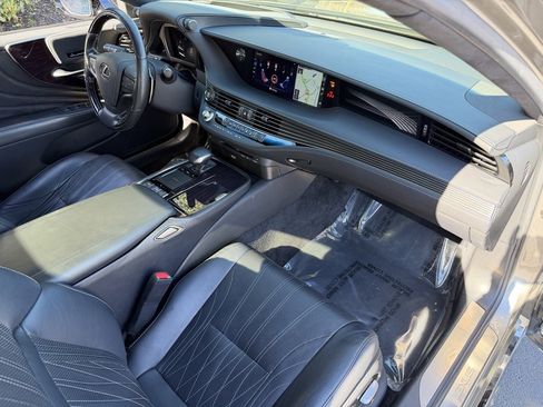 Used 2018 Lexus LS 500 w/ Interior Upgrade Package image 32