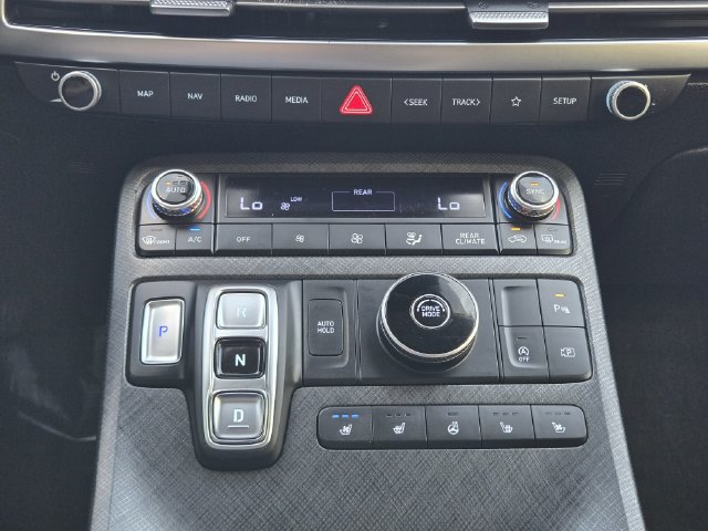 Used 2024 Hyundai Palisade Limited FWD image 19