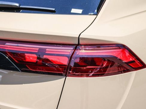 New 2025 Audi SQ8 Prestige image 9