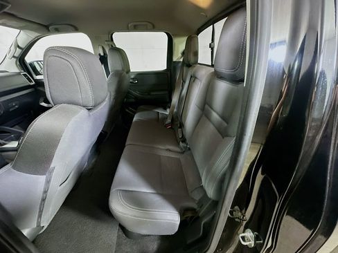 Used 2022 Nissan Frontier SV AWD/4WD image 14