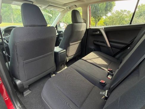 Used 2016 Toyota RAV4 XLE AWD/4WD image 7