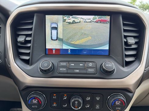 Used 2019 GMC Acadia Denali w/ Technology Package FWD image 16