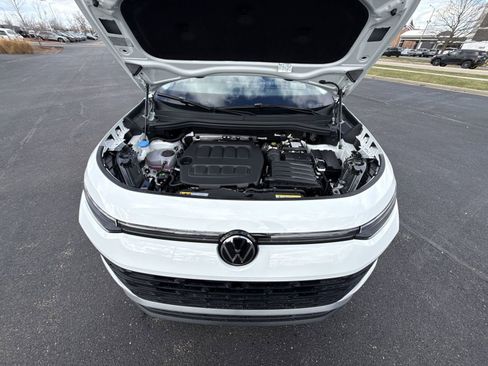 New 2026 Volkswagen Tiguan SE image 24