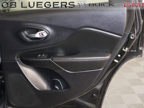 Used 2022 Jeep Cherokee Trailhawk w/ Sun, Sound & Nav Group image 17