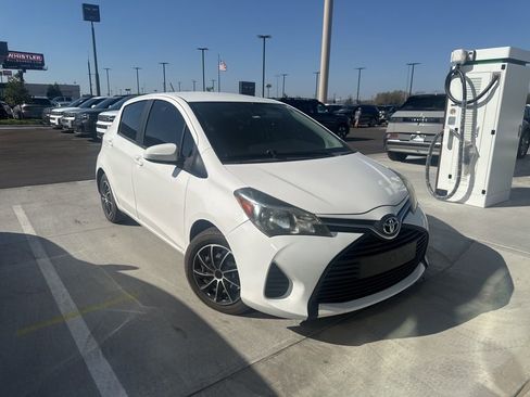 Used 2017 Toyota Yaris L image 3