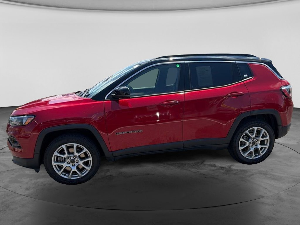 Used 2025 Jeep Compass Limited AWD/4WD image 7