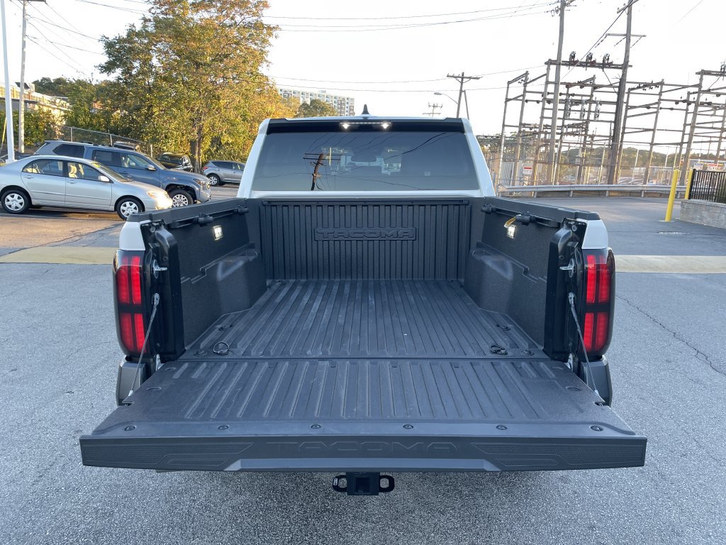 Certified 2025 Toyota Tacoma SR AWD/4WD image 13