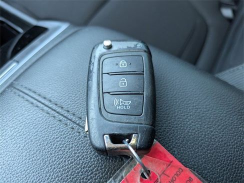 Used 2022 Hyundai Tucson SE image 26