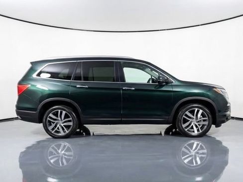 Used 2017 Honda Pilot Touring image 6