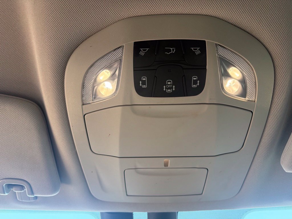 Used 2022 Chrysler Pacifica Touring-L FWD image 27