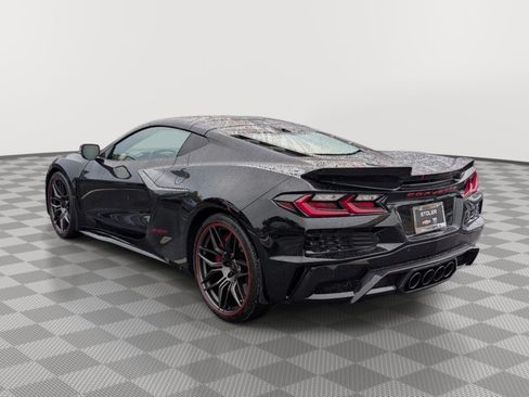 Used 2025 Chevrolet Corvette Z06 w/ Stealth Interior Trim Package RWD image 3
