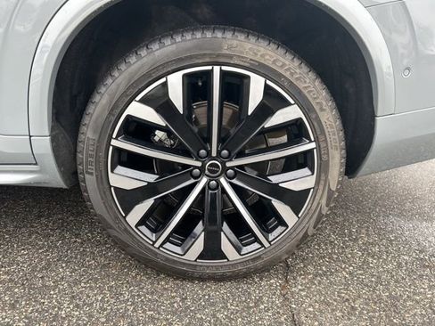 Used 2025 Volvo XC90 B6 Plus image 10