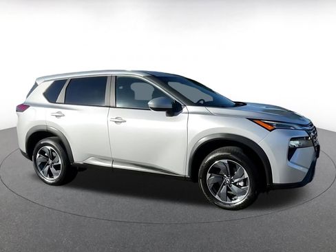 Used 2025 Nissan Rogue SV image 16