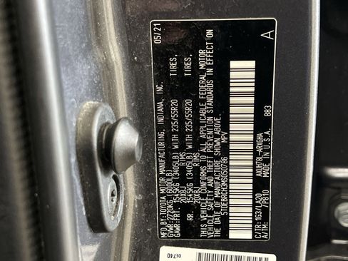 Used 2021 Toyota Highlander Platinum image 32