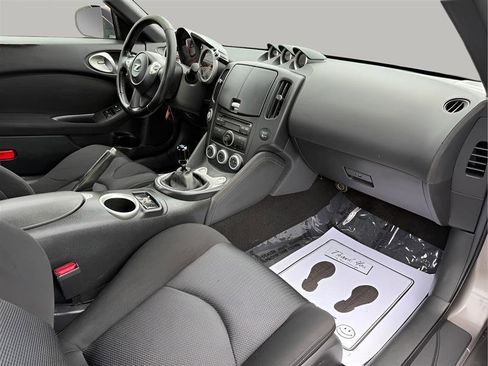 Used 2009 Nissan 370Z Coupe w/ Sport Pkg RWD image 20