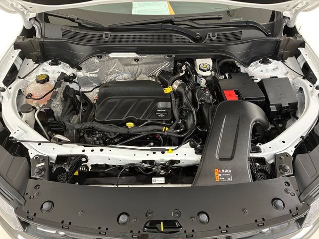 Used 2024 Chevrolet Trax RS w/ Sunroof Package FWD image 11