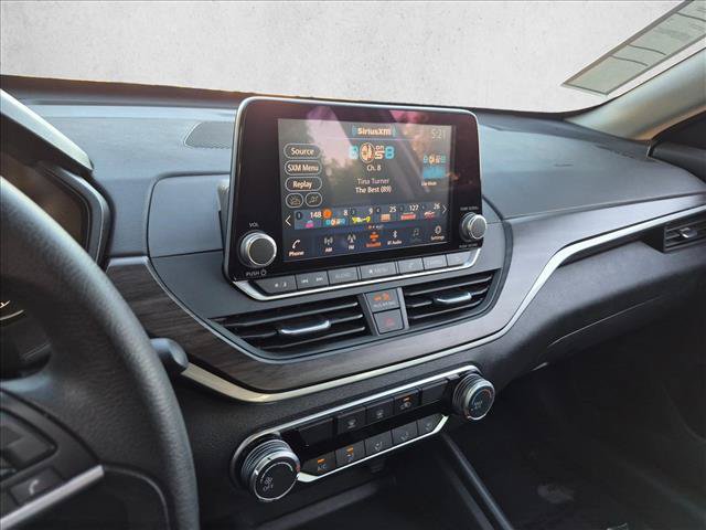 Used 2025 Nissan Altima 2.5 SV FWD image 18