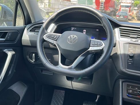 Used 2023 Volkswagen Tiguan SE AWD/4WD image 21