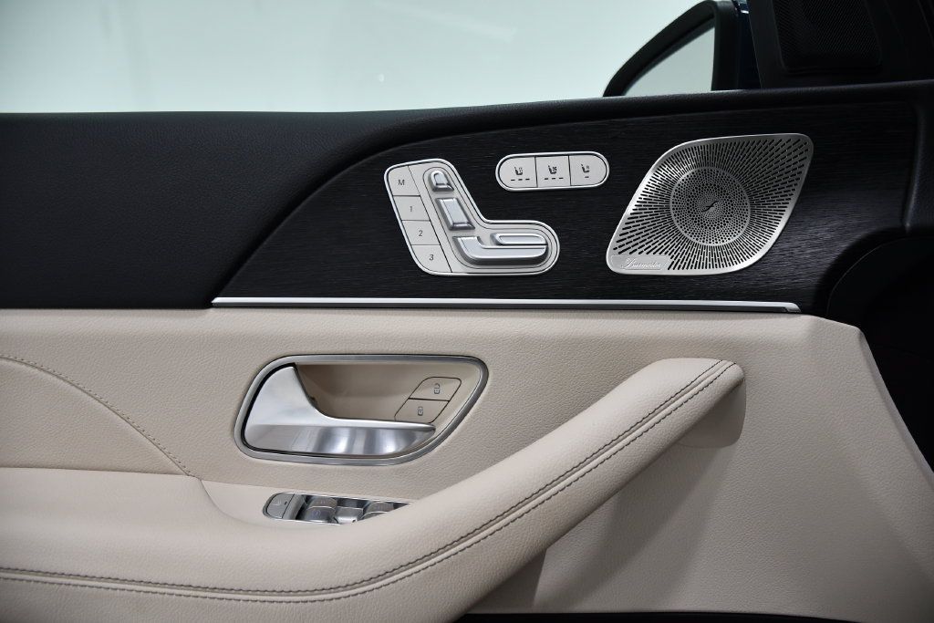 Used 2025 Mercedes-Benz GLE 450e 4MATIC image 17