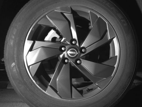 Used 2025 Nissan Rogue SV image 15