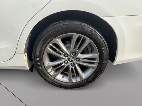 Used 2017 Toyota Camry SE FWD image 14