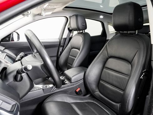 Used 2018 Jaguar E-PACE S image 5