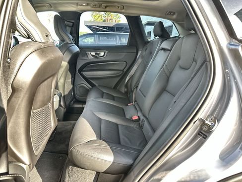 Used 2025 Volvo XC60 B5 Plus AWD/4WD image 4